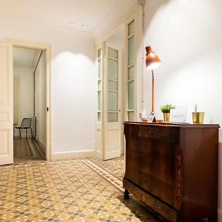 B42 - Modernist For Large Groups In Eixample Barcelona