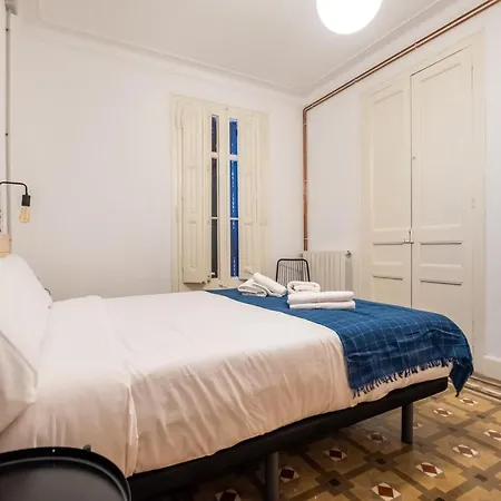 B42 - Modernist For Large Groups In Eixample