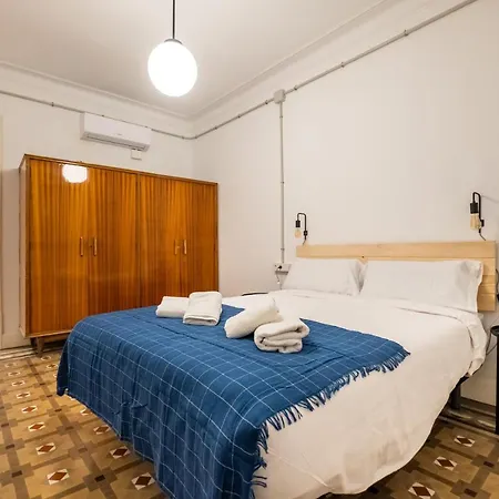 Apartamento B42 Modernist For Large Groups In Eixample *