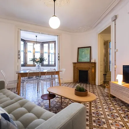 B42 - Modernist For Large Groups In Eixample