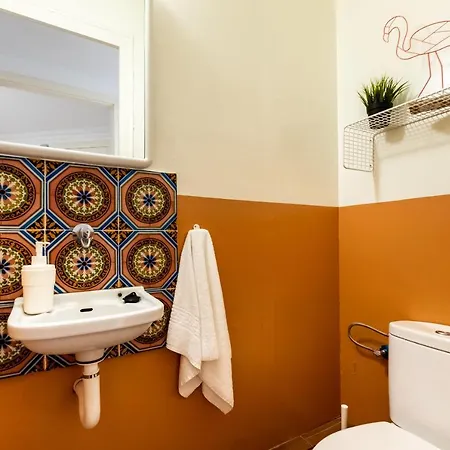 Apartment B42 - Modernist For Large Groups In Eixample *