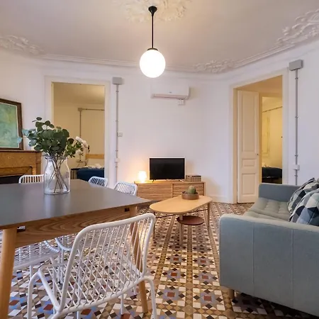 B42 - Modernist For Large Groups In Eixample Apartment *