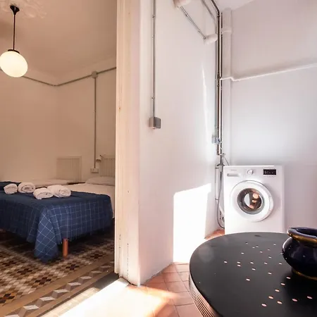 B42 - Modernist For Large Groups In Eixample Apartment *