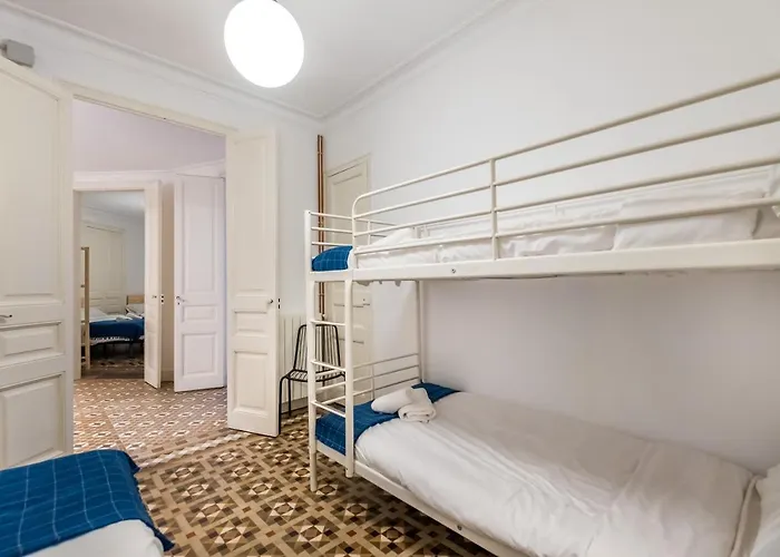 B42 - Modernist For Large Groups In Eixample شقة *